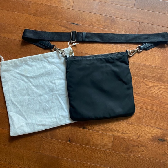 Prada Unisex Messager Bag. Black - Picture 2 of 3